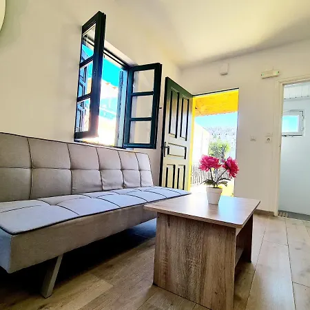 Piccolo Modern Old Town עיר רודוס