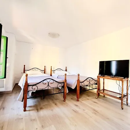 Piccolo Modern Old Town * עיר רודוס