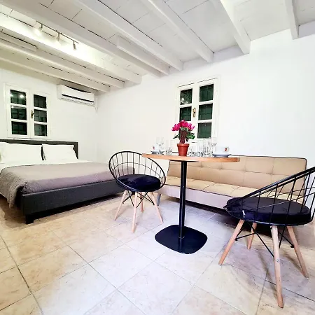 Piccolo Modern Old Town