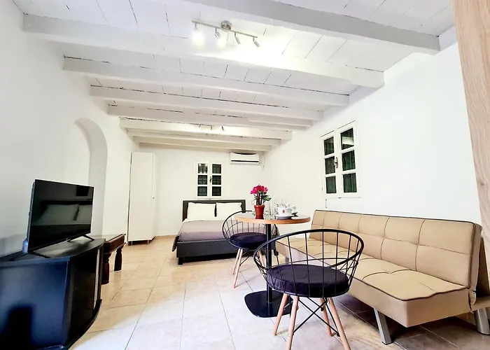 Piccolo Modern Old Town *