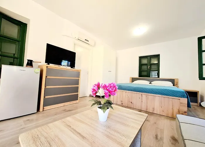 Piccolo Modern Old Town *