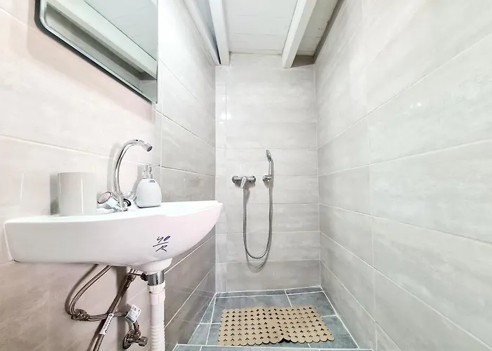 Piccolo Modern Old Town * עיר רודוס